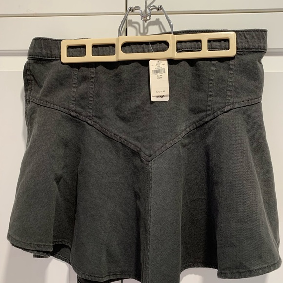 NWT aerie skirt charcoal grey, size medium - Picture 2 of 7